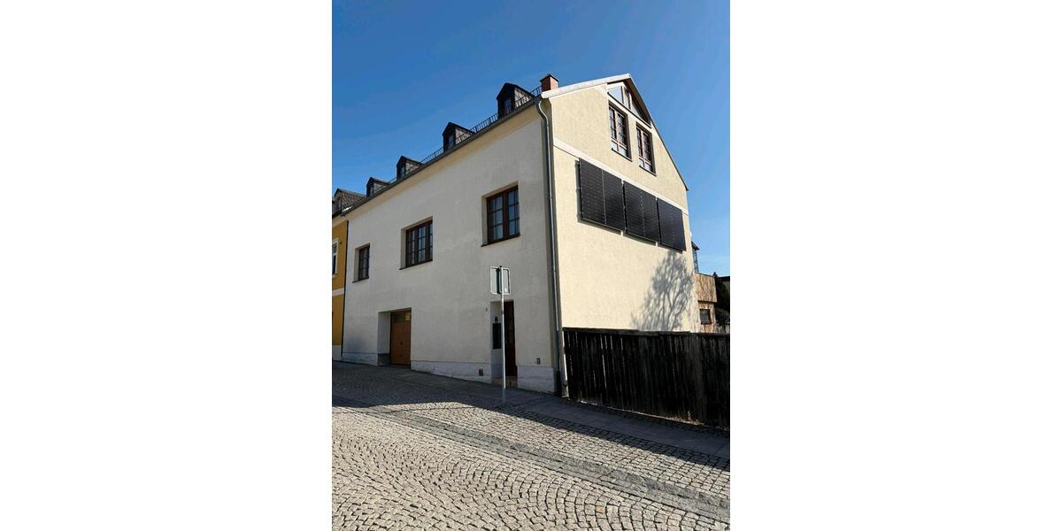 Doppelhaushälfte Treuen - 12 Zimmer, 150 m&sup2;, 180.000&euro; | Angebot:25656852
