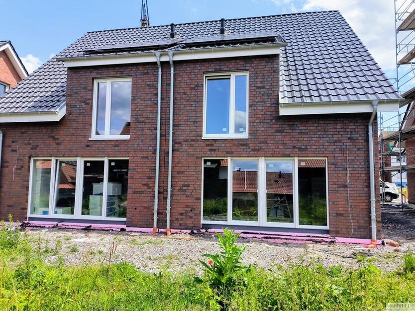 Familiengerechte Neubau-Doppelhäuser mit Garten und Terrasse