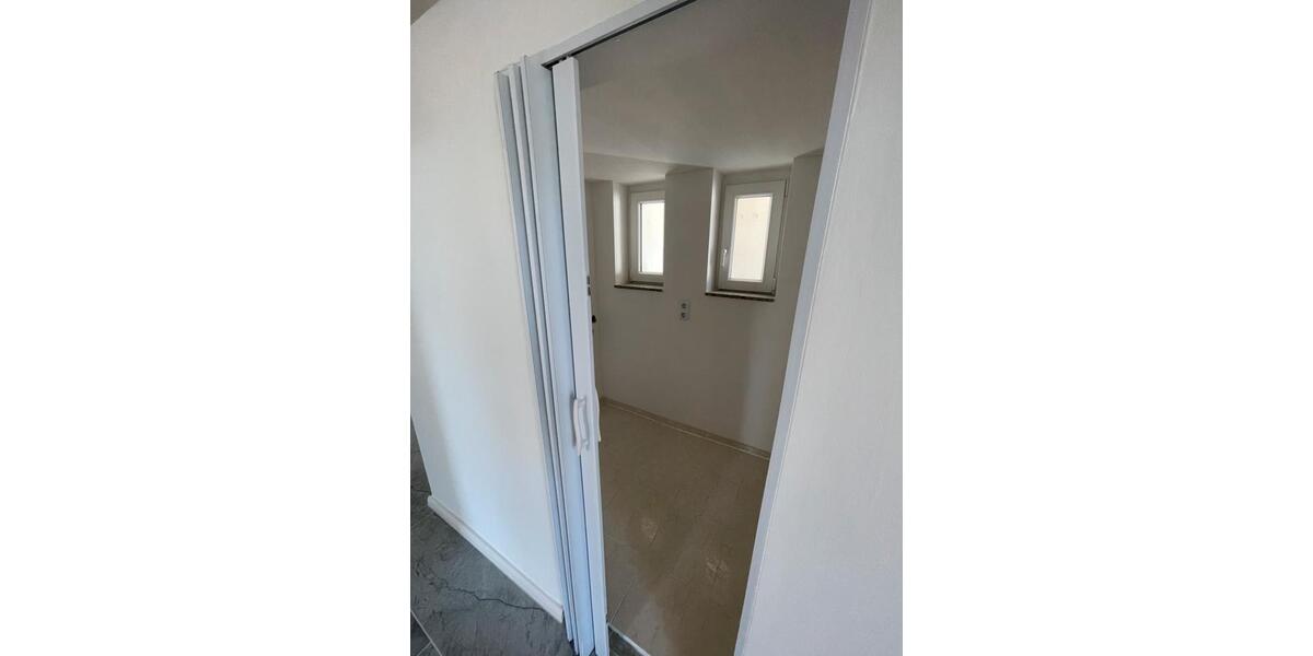 Etagenwohnung Duisburg Hamborn - 4 Zimmer, 118 m&sup2;, 900&euro; | Angebot:26284341