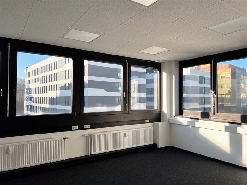 Büro in Stuttgart 6.750 € 405 m²