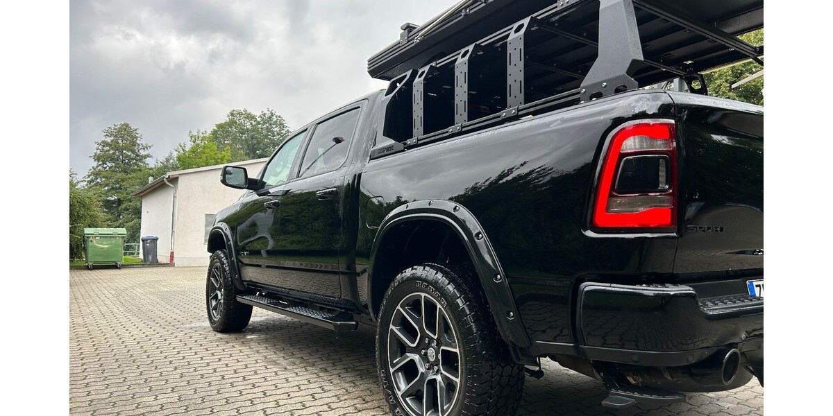 Dodge Ram 1500 Crew Cab Pick-up 57.500 km 73.500 € Greiz 07973