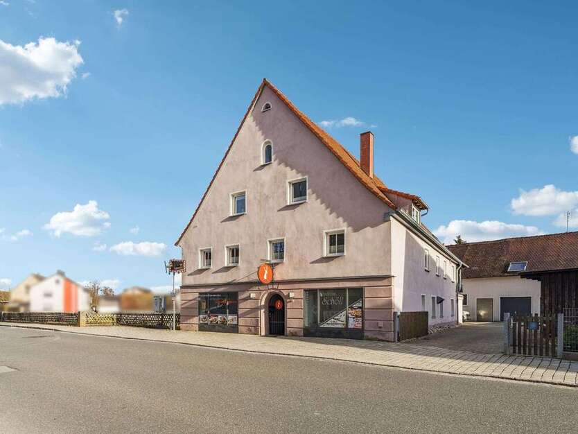 Haus zum Kaufen in Pyrbaum Seligenporten 599.000 € 261 m²
