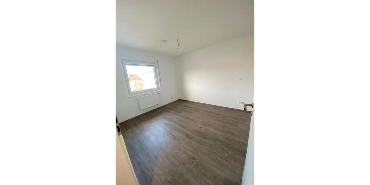 Frisch renovierte 4 Familien Haus 13 zimmer