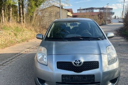 Toyota Yaris 170.300 km 2.499 &euro; Ergoldsbach 84061
