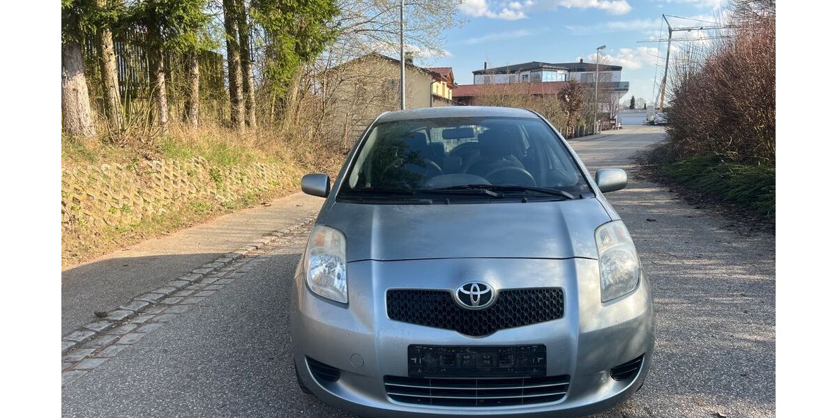 Toyota Yaris 170.300 km 2.499 &euro; Ergoldsbach 84061