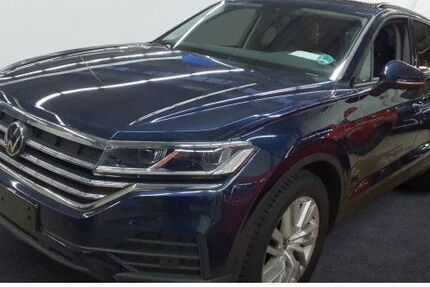 VW Touareg 22.237 km 51.870 &euro; Berlin 13581