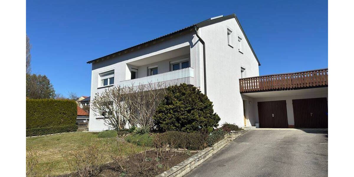 Zweifamilienhaus mit Einliegerwohnung, großem Garten und viel Potenzial 9 zimmer