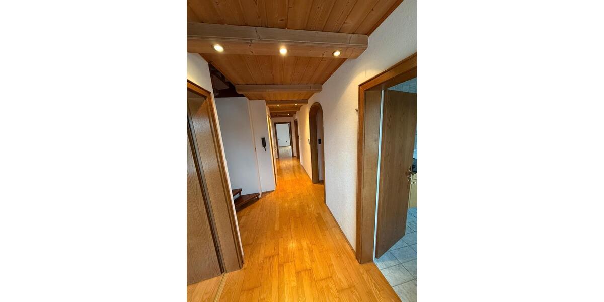 Etagenwohnung Thierhaupten - 4 Zimmer, 150 m&sup2;, 1.350&euro; | Angebot:26671332