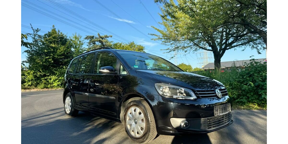 VW Touran 124.000 km 9.990 &euro; Hürth 50354