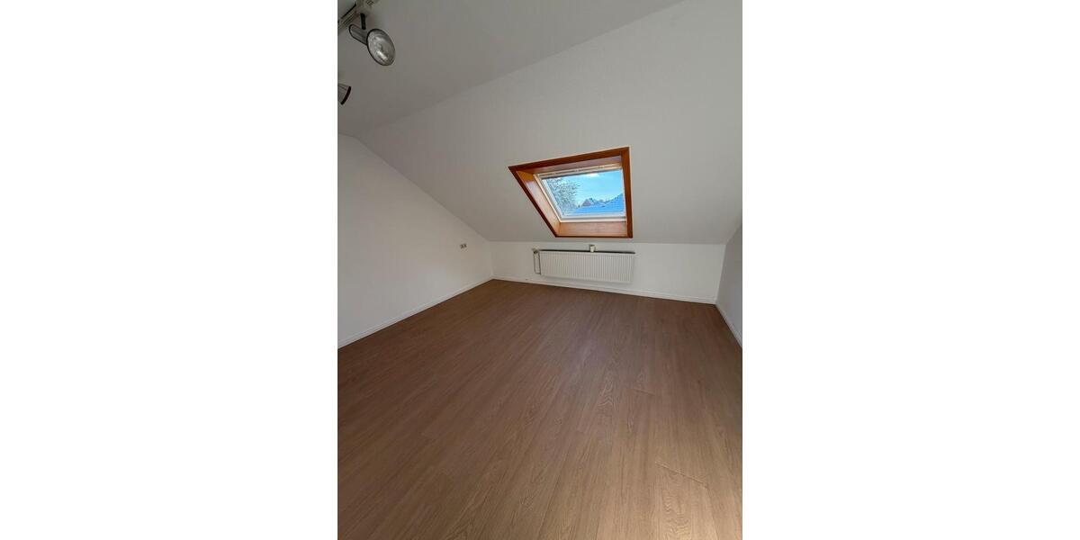 Einfamilienhaus Brunsbüttel - 7.5 Zimmer, 190 m&sup2;, 1.600&euro; | Angebot:25445847