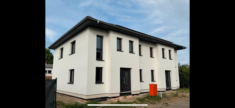 Doppelhaushälfte Waren (Müritz) - 4 Zimmer, 111 m&sup2;, 1.600&euro; | Angebot:26085704