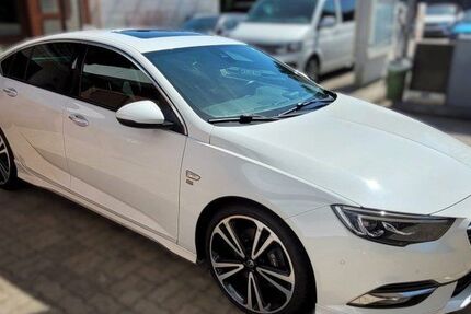 Opel Insignia 84.655 km 19.490 &euro; Brunsbüttel 25541