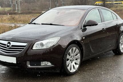Opel Insignia 262.000 km 2.950 &euro; Esslingen Am Neckar 73733