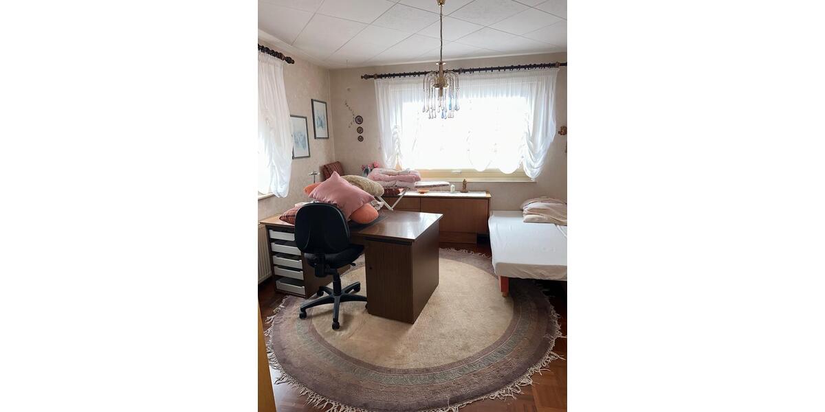 Einfamilienhaus Burkardroth - 6 Zimmer, 180 m&sup2;, 1.200&euro; | Angebot:26628083