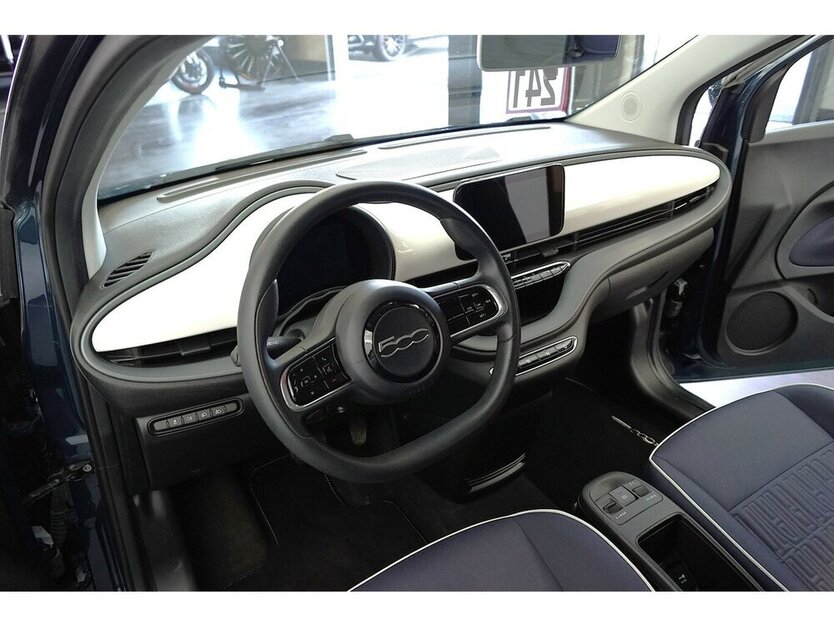 500e Action Carplay Android Automatik 1.Hand