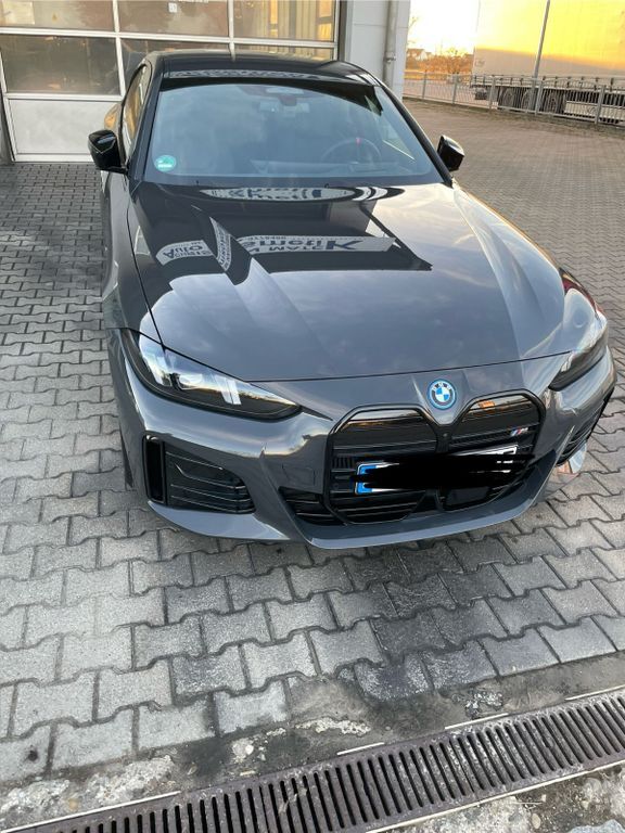 BMW i4 23.500 km 59.000 € Siegenburg 93354