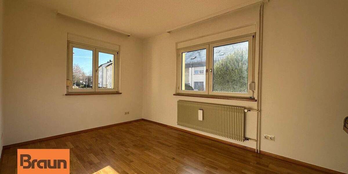 Mehrfamilienhaus, Wohnhaus Villingen-Schwenningen Schwenningen - 9 Zimmer, 214 m&sup2;, 390.000&euro; | Angebot:25862753
