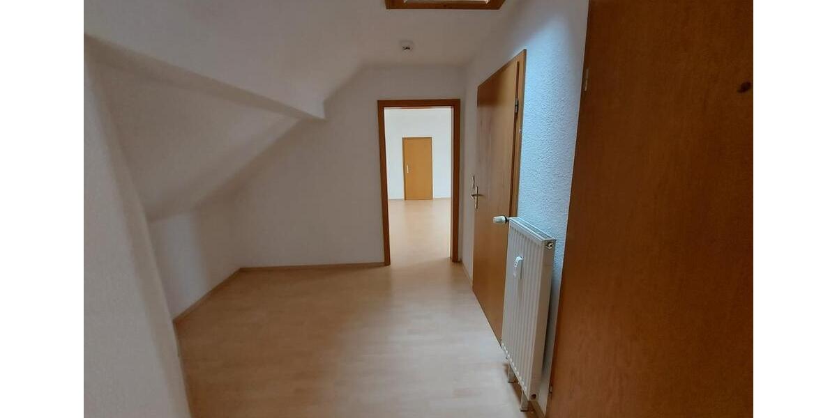 Dachgeschoßwohnung Gräfenthal - 2 Zimmer, 65 m&sup2;, 430&euro; | Angebot:25083842