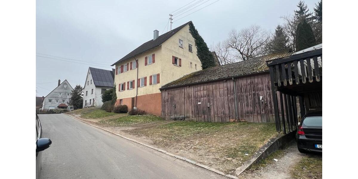 Wohnhaus mit Scheune - ehemalige landwirtschaftliche Hofstelle 8 zimmer