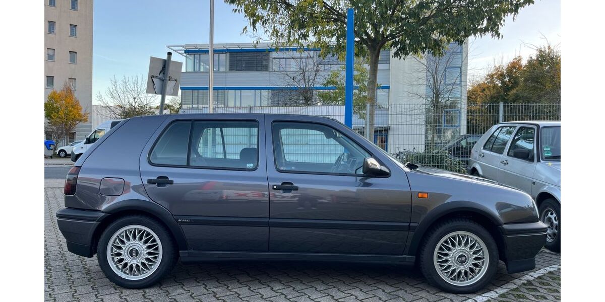 VW Golf 94.000 km 22.700 &euro; Mannheim 68169