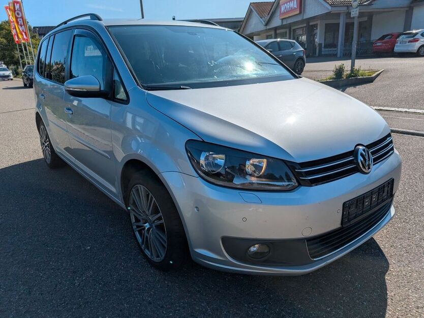 VW Touran 151.000 km 9.950 € Sulzbach an der Murr 71560