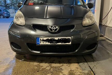 Toyota Aygo (X) 196.661 km 1.899 &euro; München 81547