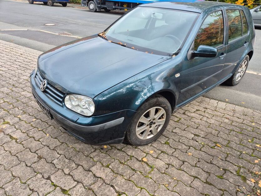 VW Golf 204.000 km 999 € Hof 95028