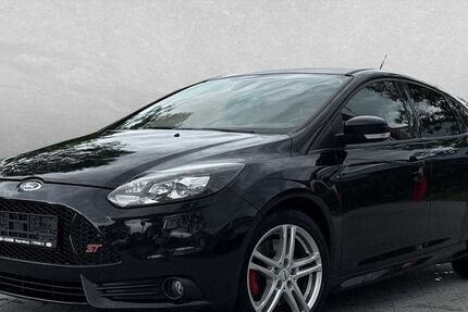 Ford Focus 138.500 km 10.225 € Regensburg 93059