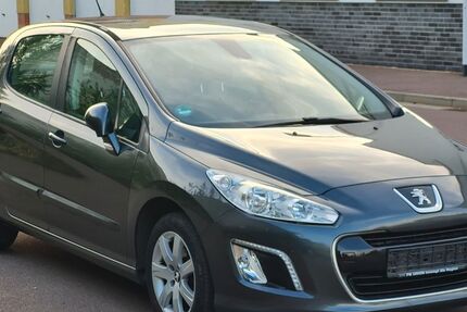 Peugeot 308 137.000 km 4.500 &euro; Halle 06112