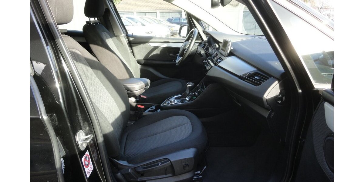 BMW 218 Active Tourer Autom+Navi Service+Kette neu 112.000 km 10.999 &euro; Neuss 41462