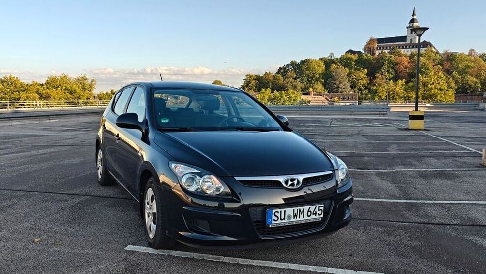 i30