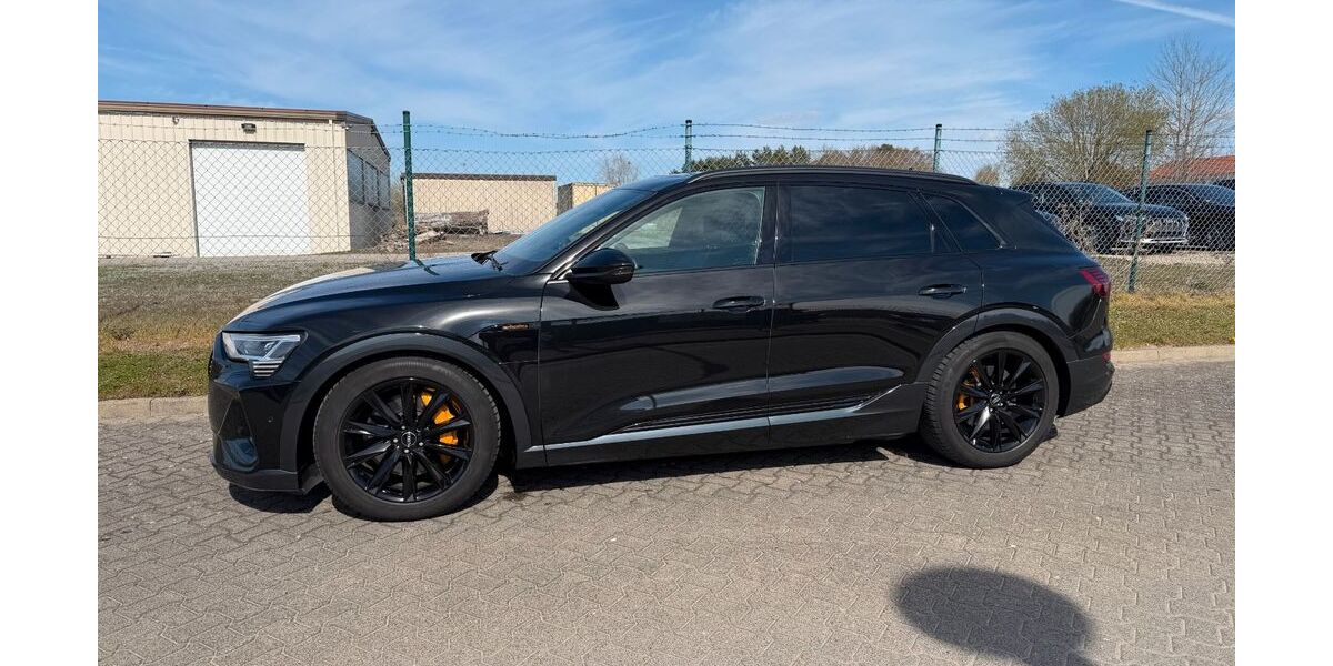 Audi e-tron 78.900 km 33.900 &euro; Osloß 38557