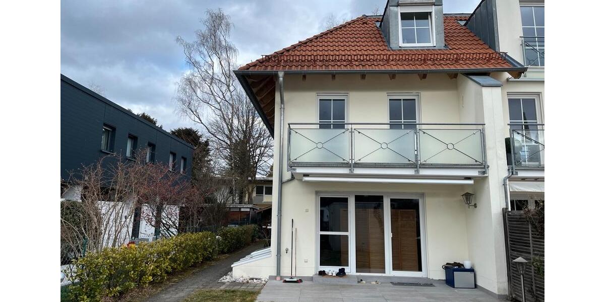 Reihenhaus München Ramersdorf-Perlach - 7 Zimmer, 150 m&sup2;, 2.990&euro; | Angebot:25220452