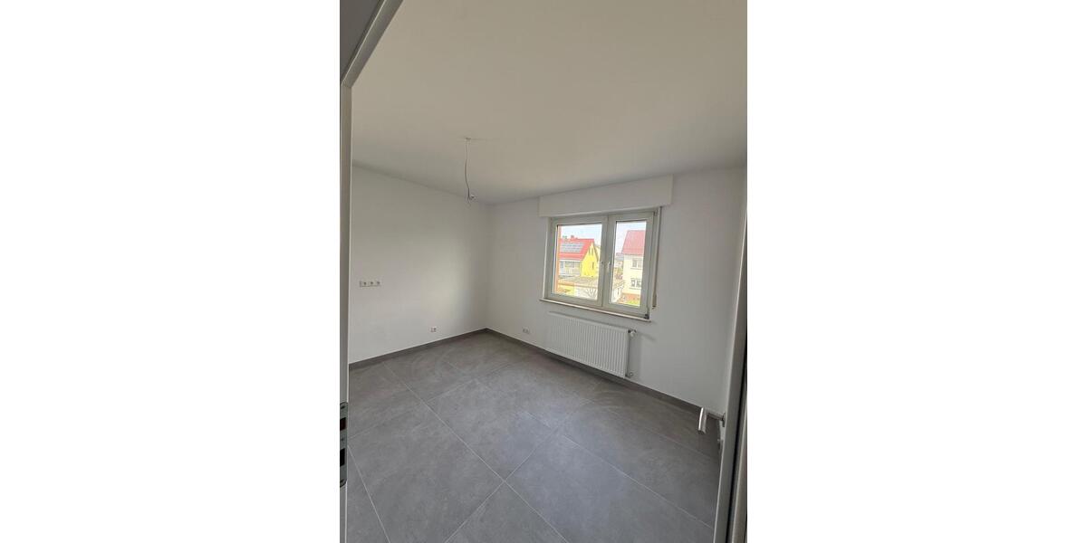 Erdgeschoßwohnung Raunheim - 2 Zimmer, 64 m&sup2;, 1.100&euro; | Angebot:25831938
