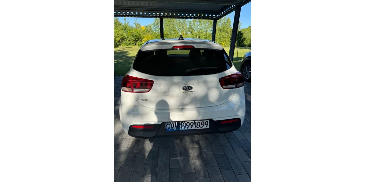Kia Rio 114.500 km 11.000 &euro; Moormerland 26802
