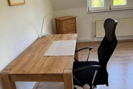 2 Zimmer in 3-er WG ab sofort frei,inkl. Internet, Strom, Heizung