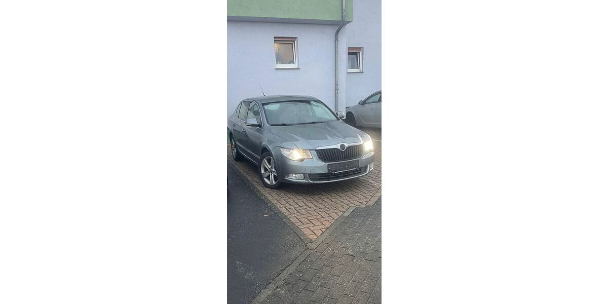 Skoda Superb 243.290 km 2.600 &euro; Stadtallendorf 35260