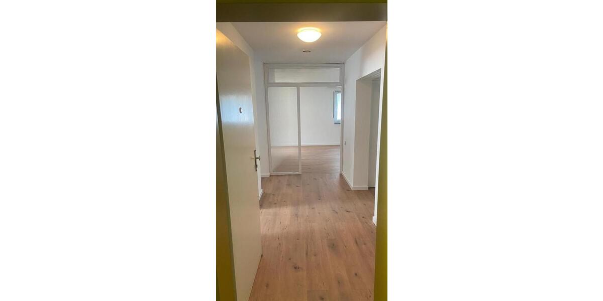 Erdgeschoßwohnung Hockenheim - 3.5 Zimmer, 100 m&sup2;, 1.300&euro; | Angebot:26408845