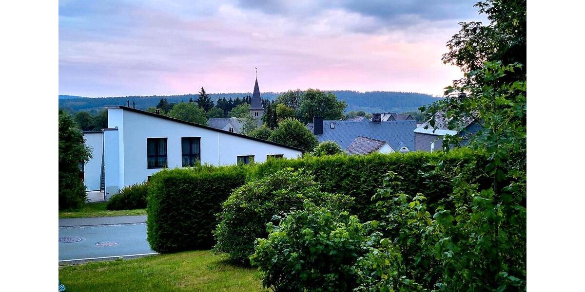 Einfamilienhaus Krefeld Gellep-Stratum - 10 Zimmer, 250 m&sup2;, 1.700&euro; | Angebot:25313036