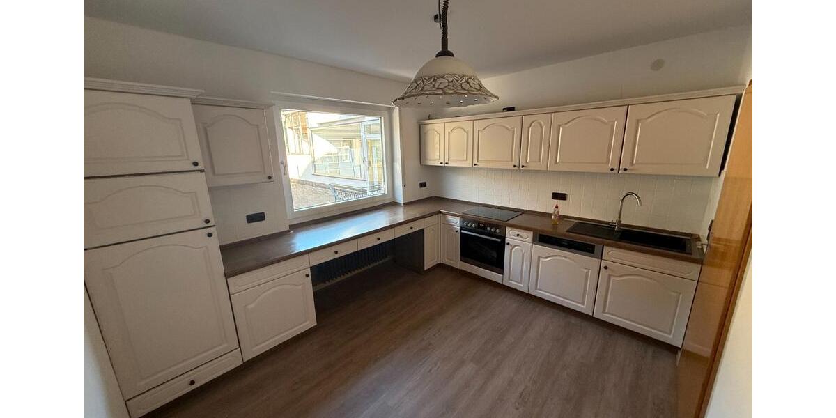 Etagenwohnung Bad Emstal - 3.5 Zimmer, 115 m&sup2;, 950&euro; | Angebot:26416298