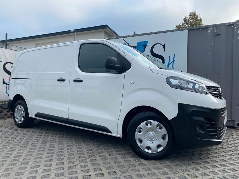 Opel Vivaro 129.000 km 13.990 € Gera 07548