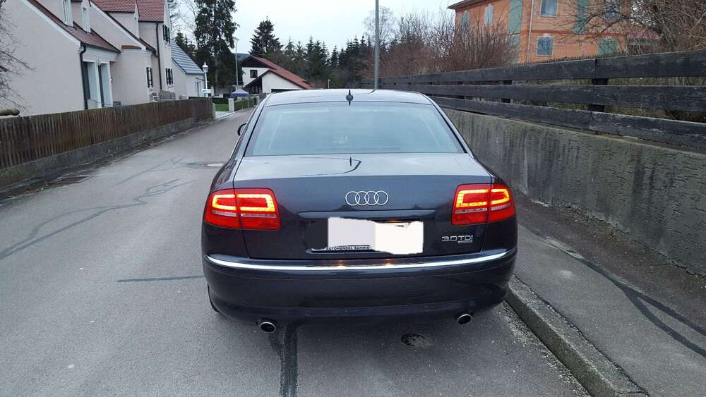 Audi A8 298.000 km 6.800 &euro; Oberliezheim (Bissingen) 86657