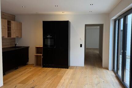 Wohnung Grünwald - 3 Zimmer, 82 m&sup2;, 2.300&euro; | Angebot:25537226