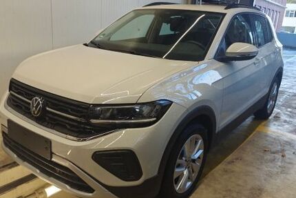VW T-Cross 5.687 km 26.888 € Hamburg 22761