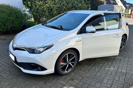 Toyota Auris 132.000 km 12.800 &euro; Dortmund 44328
