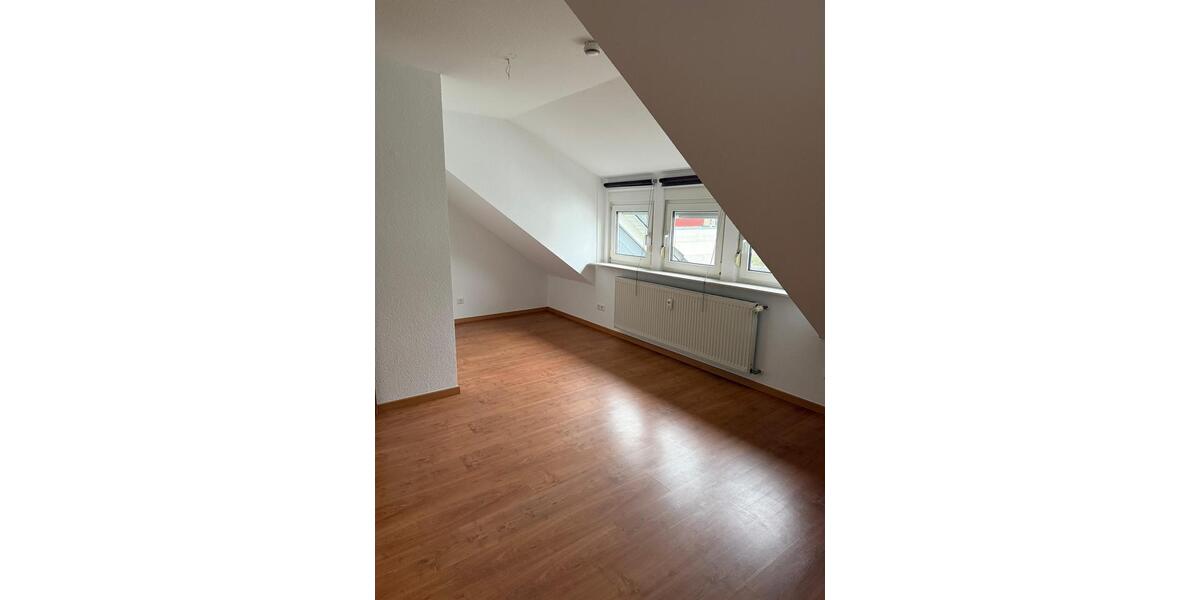 Dachgeschoßwohnung Kastellaun - 4 Zimmer, 93 m&sup2;, 930&euro; | Angebot:25044629