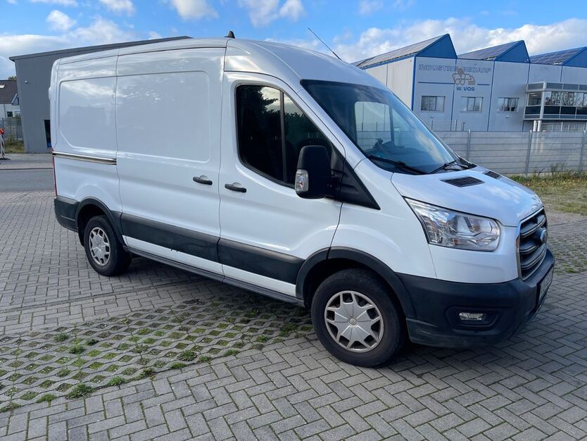 Ford Transit 99.500 km 22.200 € Rees 46459