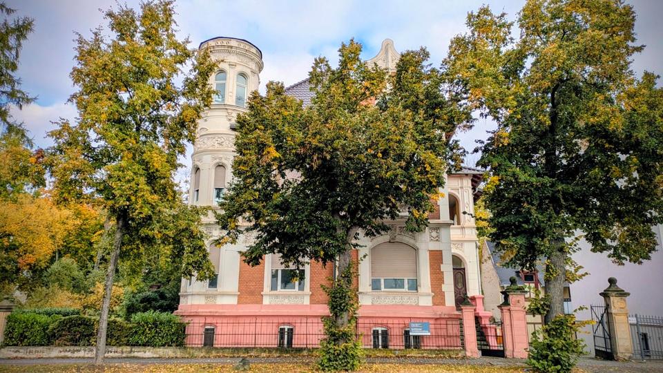 Exklusive Dachgeschosswohnung mit Traumblick – hochwertig saniert & bezugsfertig ab 01.03.2026 4 zimmer