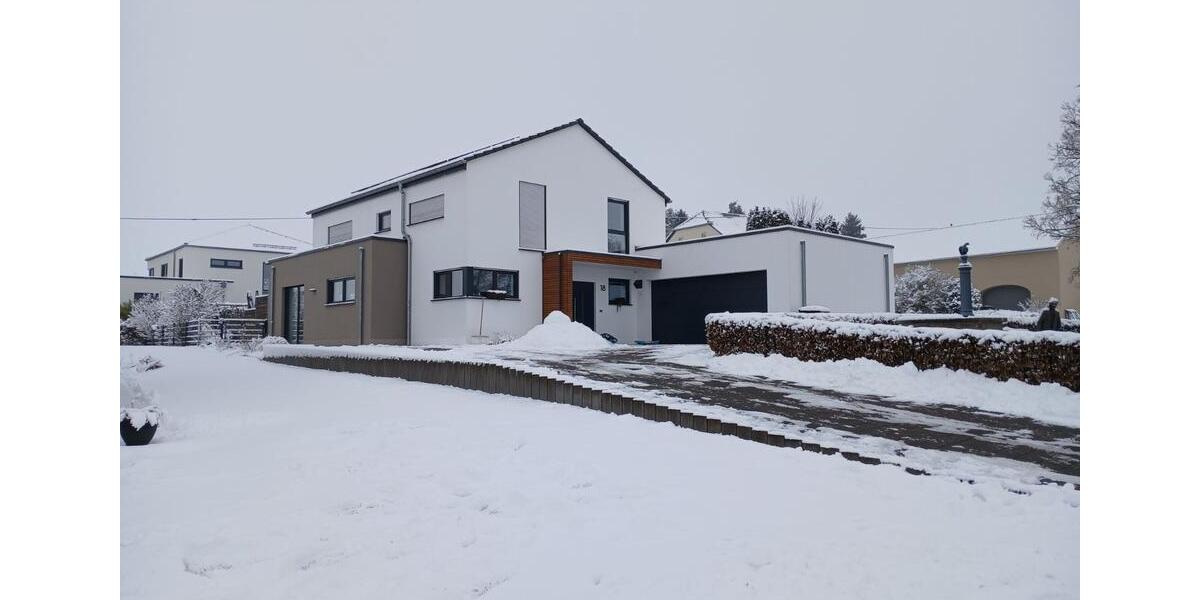 Schönes,freistehendes Einfamilienhaus mit Terasse, Garten, Garage 6 zimmer