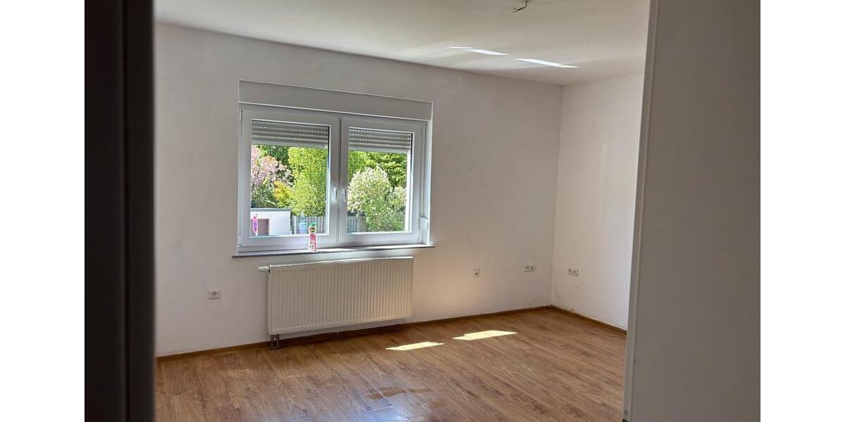 Erdgeschoßwohnung Bebra - 3 Zimmer, 83 m&sup2;, 650&euro; | Angebot:26407532